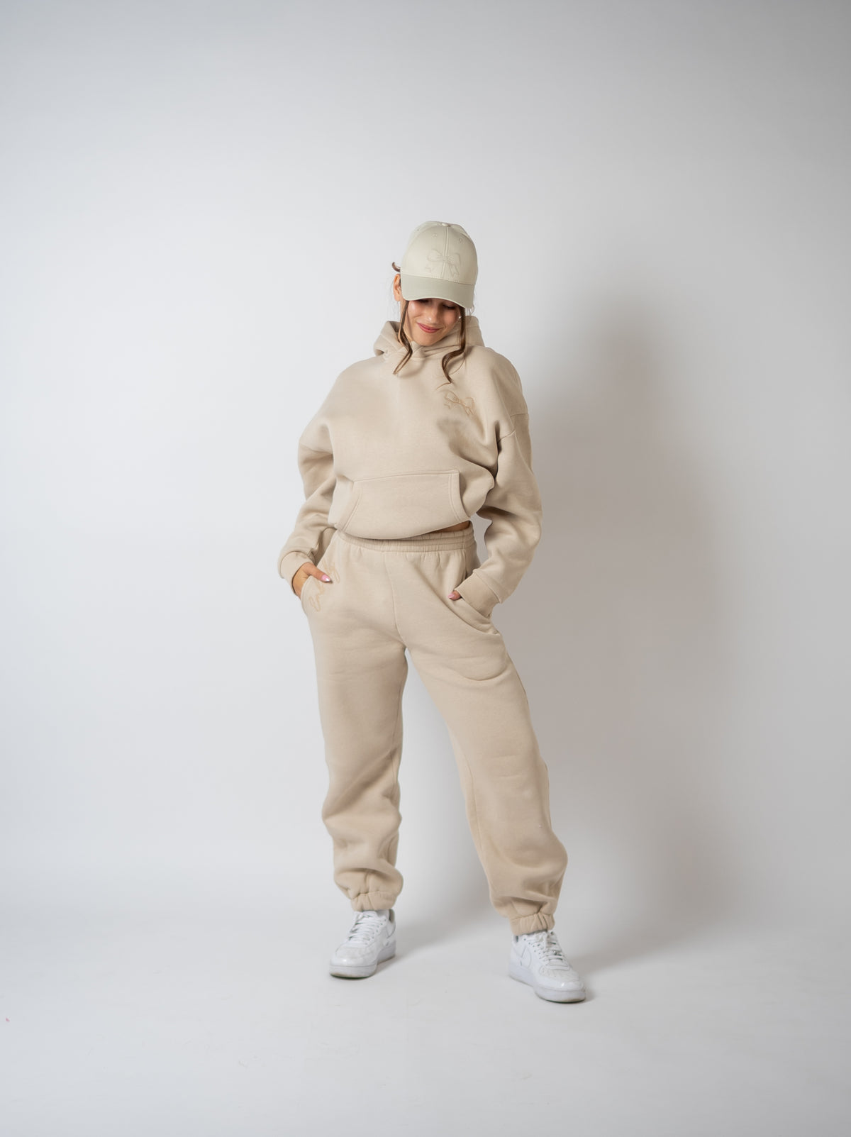 Bež Emberly Bundle (Celoten set - 4 kosi)